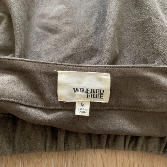 Aritzia Wilfred Free suede skirt size medium - Picture 5 of 7
